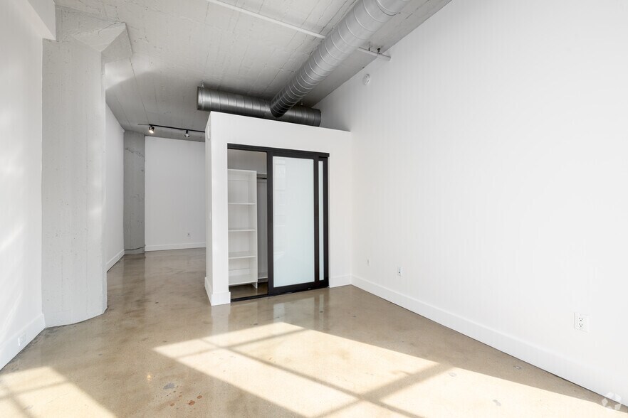 More Photos Of 217 E 8th St, Los Angeles Apartments For Lease