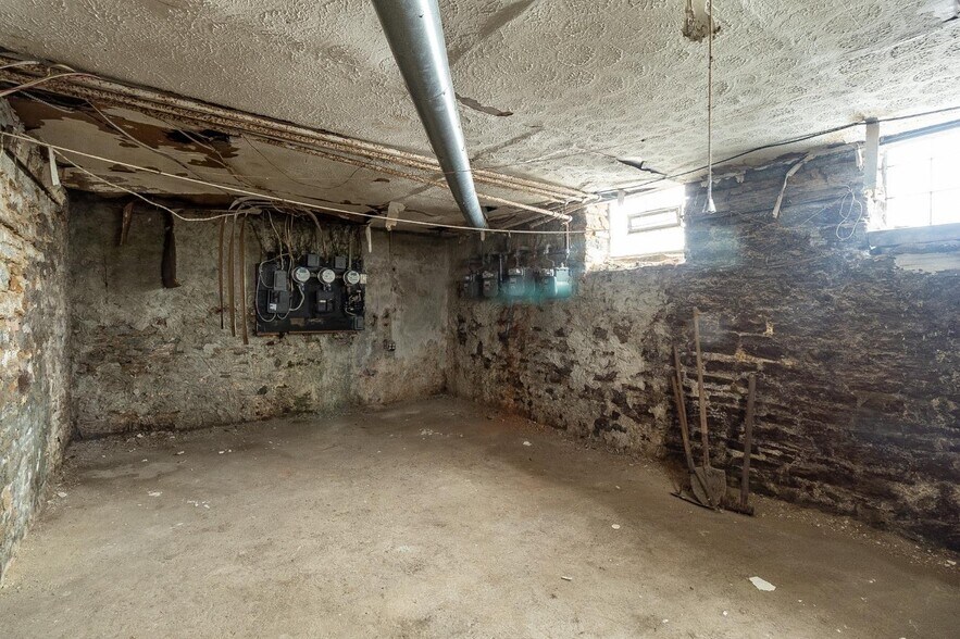 More Photos Of 2008 Colerain Ave, Cincinnati Apartments For Sale