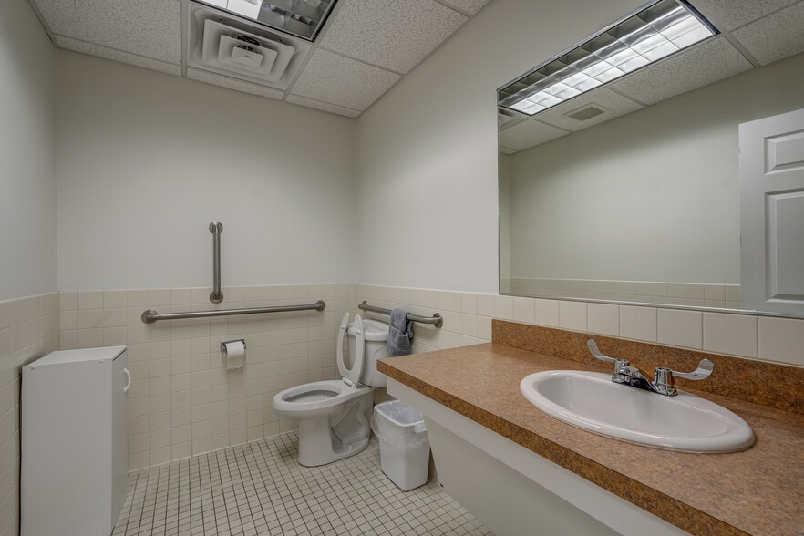 More Photos Of 95 Zion Station Ct, Troy Flex For Sale