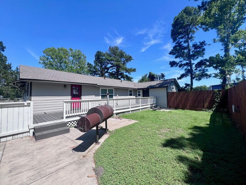 More Photos Of 2506 Anders Ln, Kemah Medical For Lease