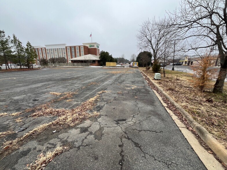 More Photos Of 4904 Southpoint Pky, Fredericksburg Land For Lease