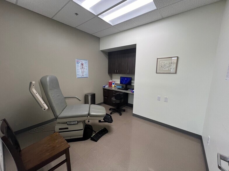 More Photos Of 1314 E Sonterra Blvd, San Antonio Medical For Sale