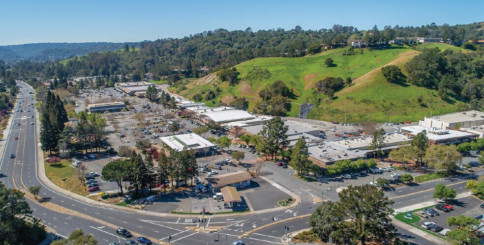 More Photos Of 360-580 Park Blvd, Moraga Unknown For Lease