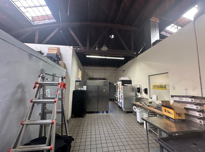 More Photos Of 1014 Fruitvale Ave, Oakland Flex For Sale
