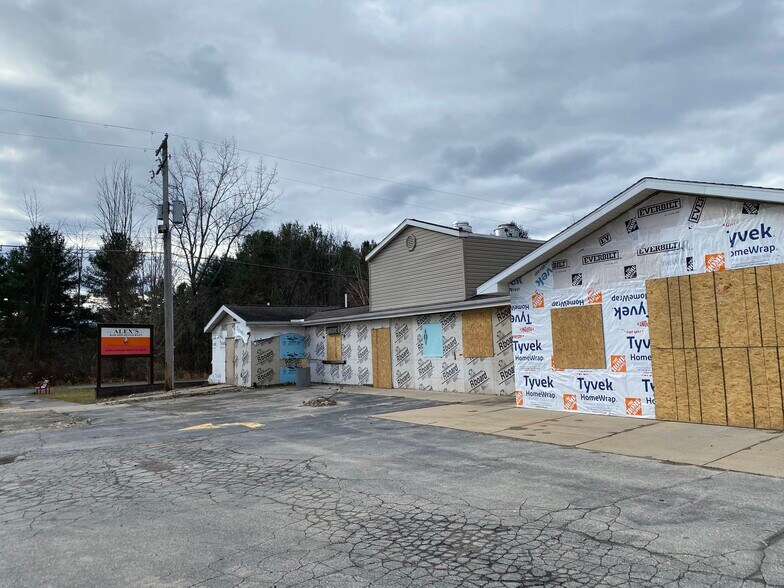 More Photos Of 201 W Saginaw Rd, Sanford Freestanding For Sale