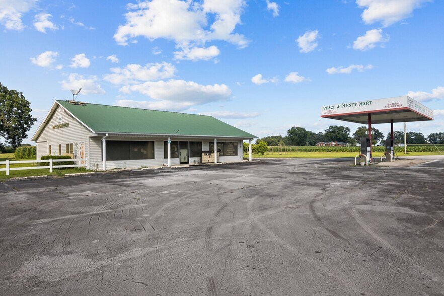 More Photos Of 3560 NC Hwy 43 Hwy N, Vanceboro Convenience Store For Sale