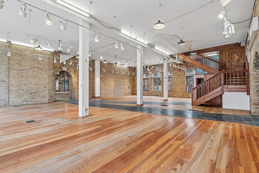 More Photos Of 309 S Cedar Ave, Minneapolis Storefront Retail Office For Sale