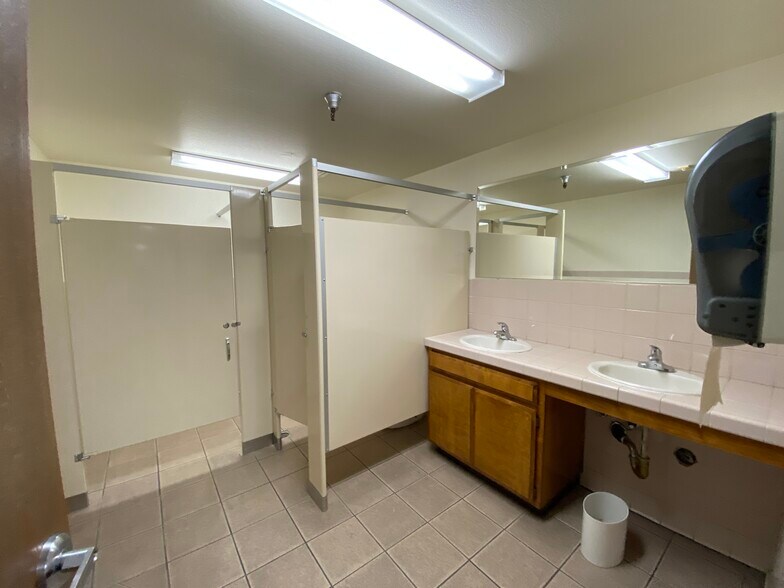 More Photos Of 5780 Soestern Ct, Chino Manufacturing For Sale