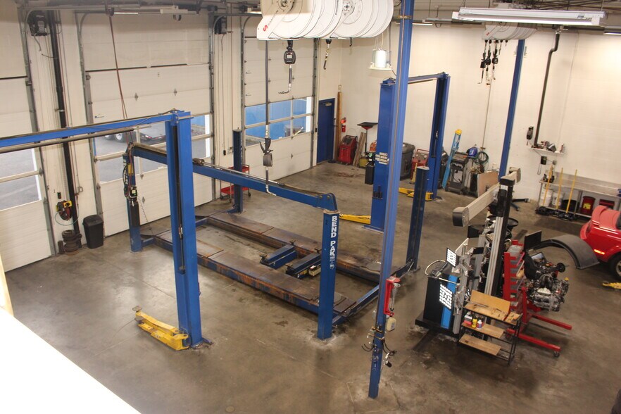 More Photos Of 200 Betz Rd, Cheney Auto Repair For Sale