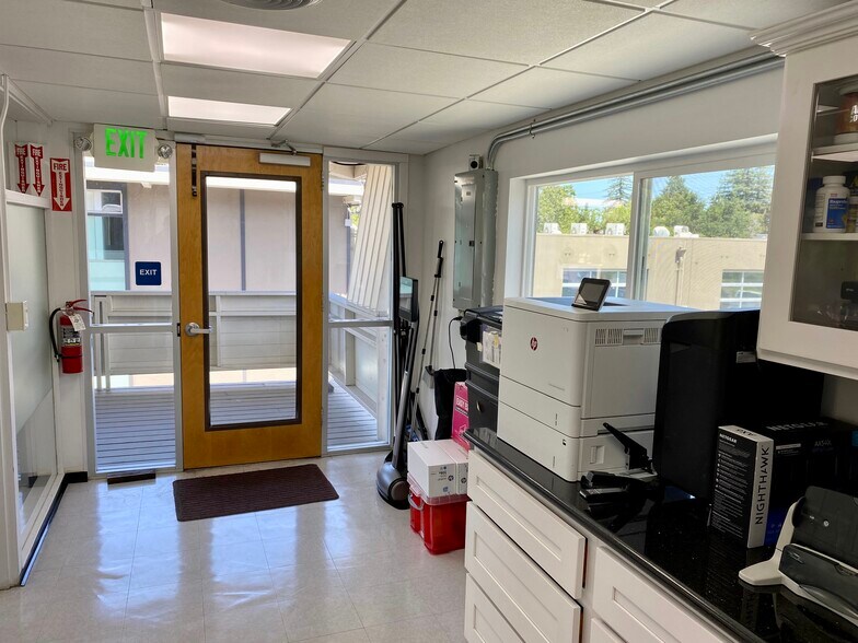 More Photos Of 2181 Park Blvd, Palo Alto Office For Lease