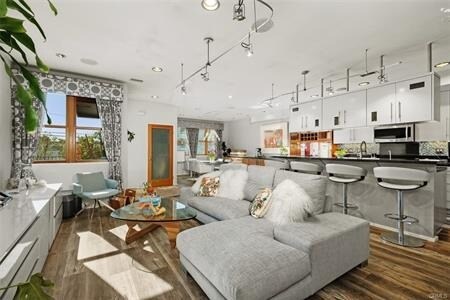 More Photos Of 123 Richmond St, El Segundo Storefront Retail Residential For Lease