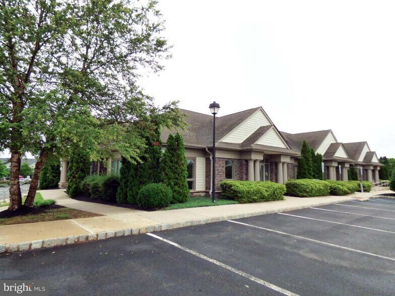 More Photos Of 101 Lexington Rd, Woolwich Office For Lease
