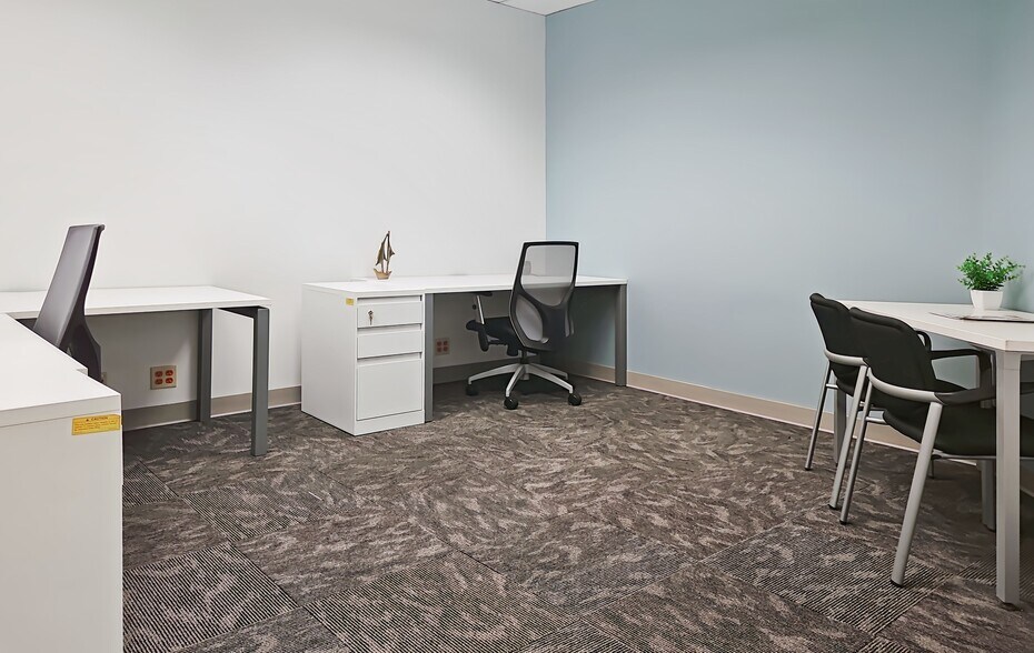 More Photos Of 9465 Counselors Row, Indianapolis Coworking Space