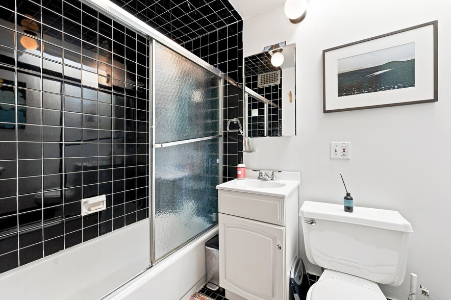 More Photos Of 117 President St, Brooklyn Apartments For Sale