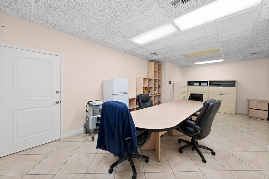 More Photos Of 611 Druid Rd E, Clearwater Medical For Sale