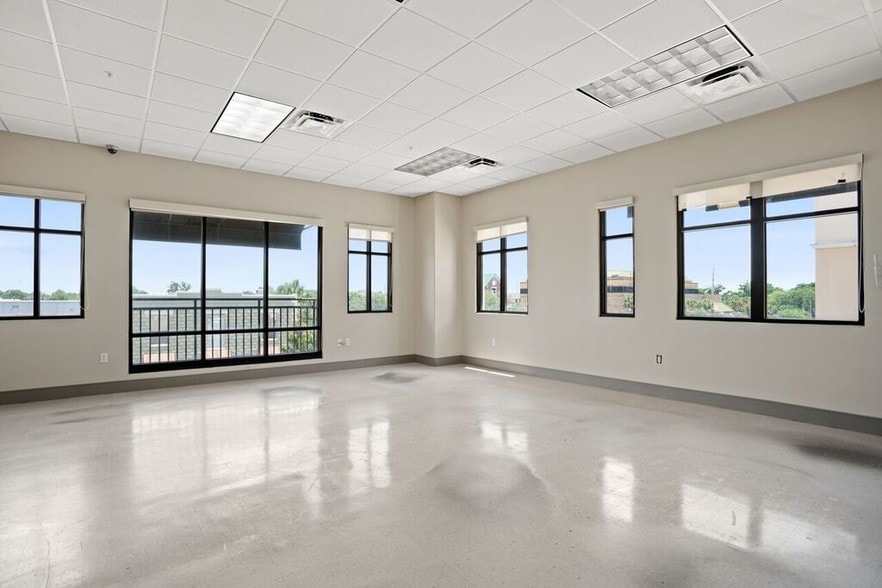 More Photos Of 222 Broadway, Kissimmee Office For Lease
