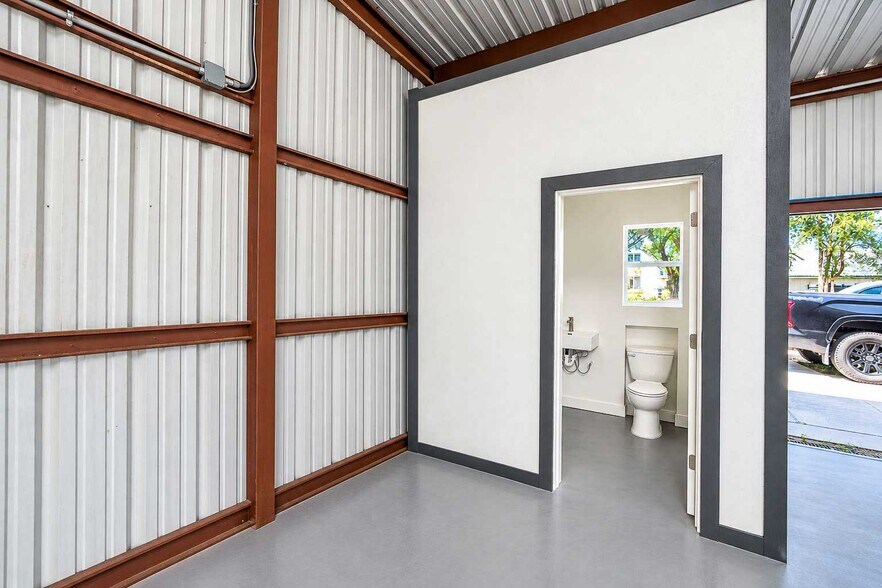 More Photos Of 17635 Kings Ct, Cypress Office Residential For Sale
