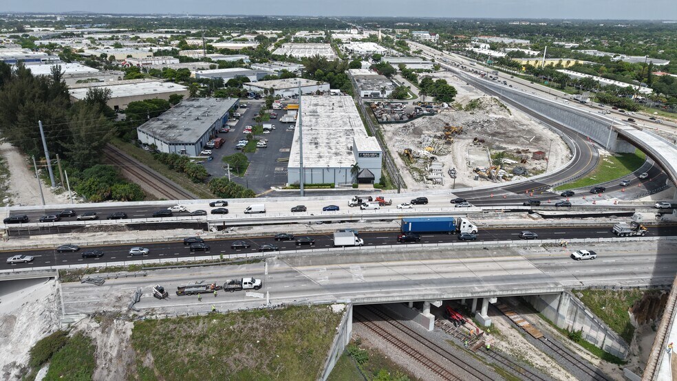 More Photos Of 16401-16413 NW 8th Ave, Miami Distribution For Lease