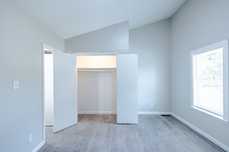 More Photos Of 961 Old Hickory Blvd, Jackson Apartments For Sale