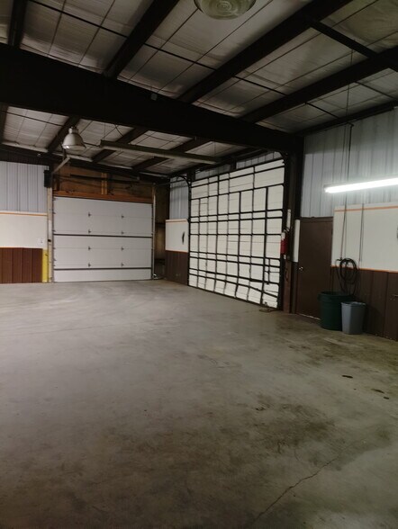 More Photos Of 440 Charmony Frontage Rd, Sterling Industrial For Lease