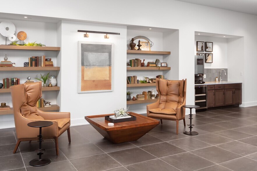 More Photos Of 1555 Ellinwood Ave, Des Plaines Apartments For Lease