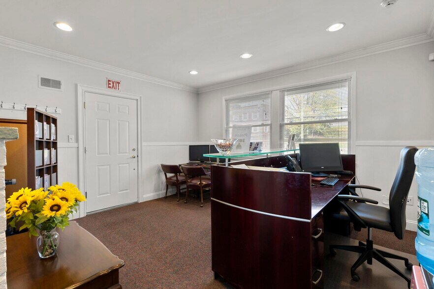 More Photos Of 158 East Ave, Norwalk Office For Lease