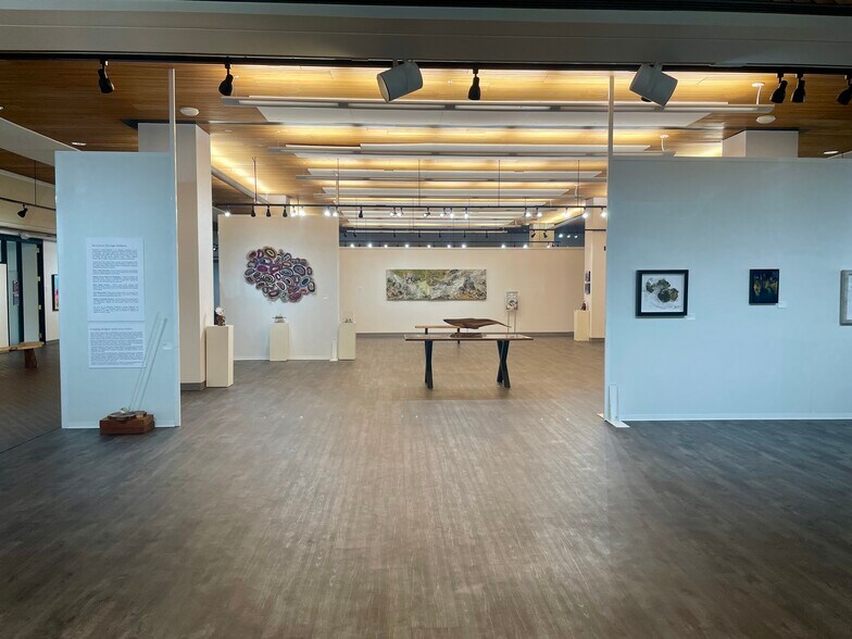 More Photos Of 100 N Queen St, Lancaster Office For Sale