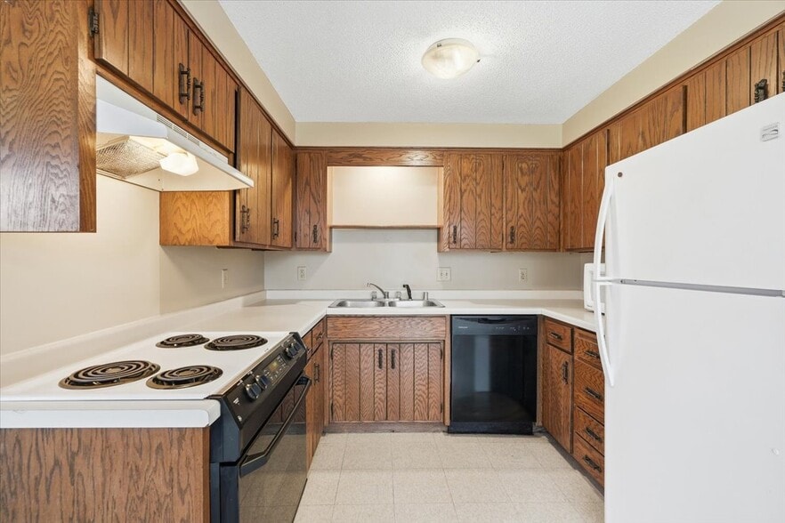 More Photos Of 754 E 11th St, New Richmond Apartments For Sale