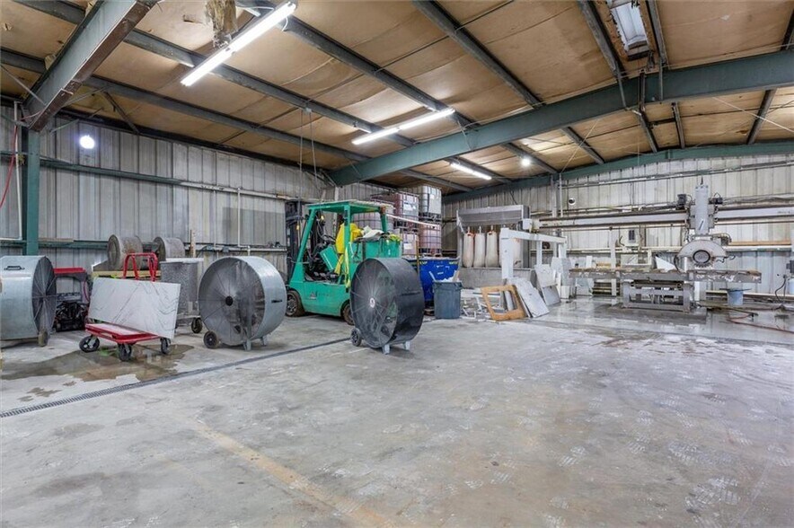 More Photos Of 306 US 123 Byp, Seneca Manufacturing For Lease
