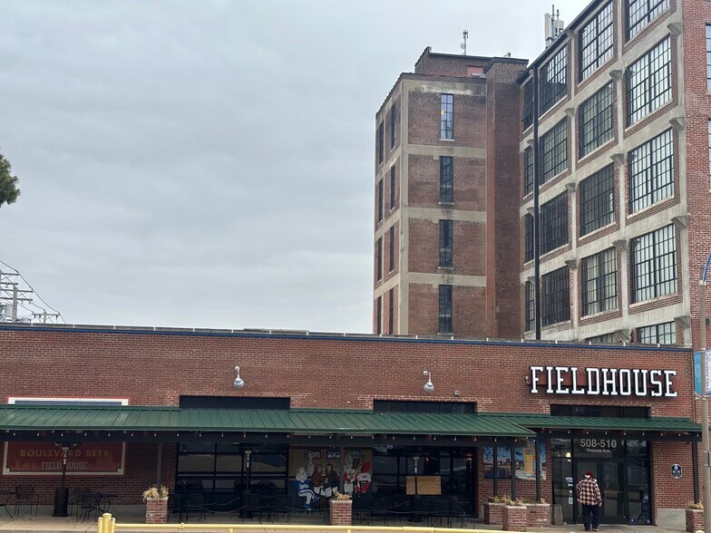 More Photos Of 510 N Theresa Ave, Saint Louis General Retail For Lease