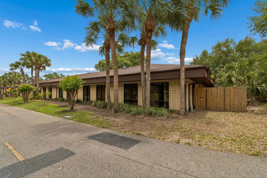 More Photos Of 611 Druid Rd E, Clearwater Medical For Sale