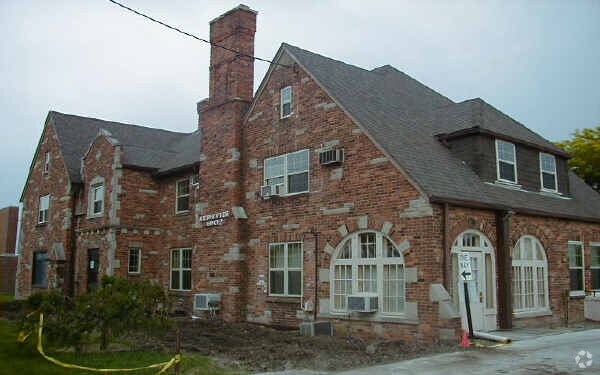 More Photos Of 6902 Chicago Rd, Warren Schools For Sale