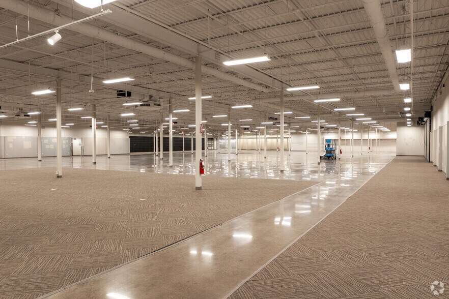 More Photos Of 2201 S Interstate 35 E, Denton Department Store For Lease