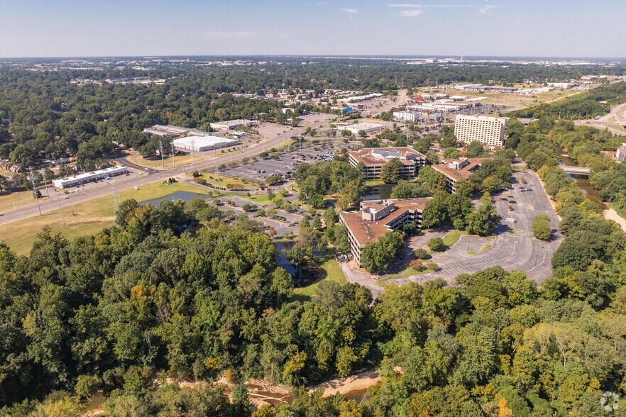 More Photos Of 2650 Thousand Oaks Blvd, Memphis Office For Lease