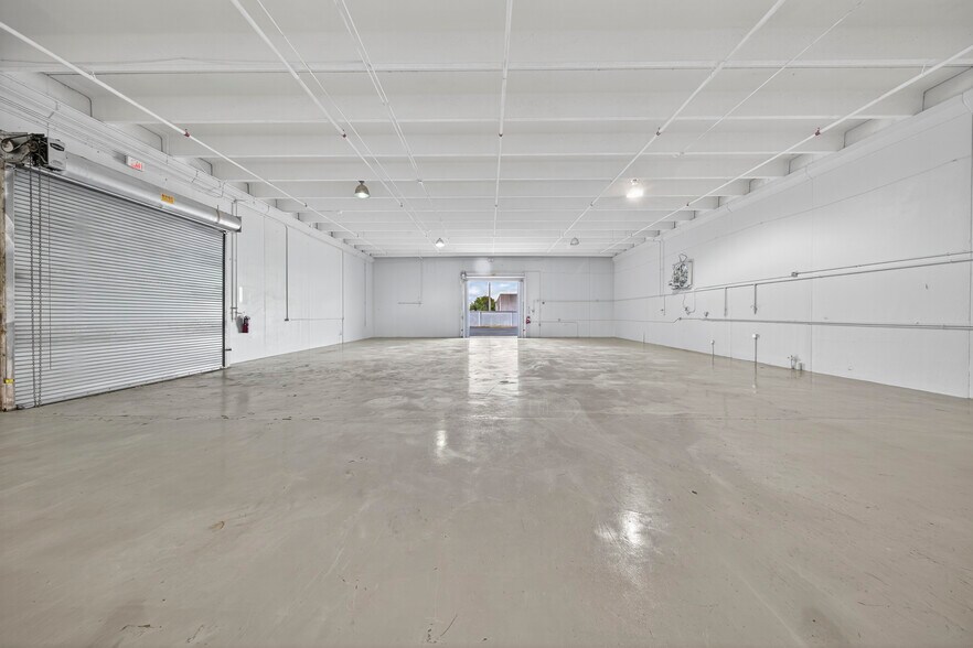 More Photos Of 3111 W Mcnab Rd, Pompano Beach Manufacturing For Lease