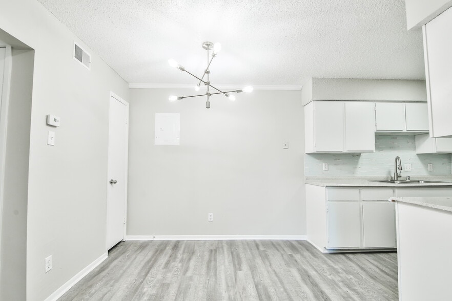 More Photos Of 5202 Bangor Ave, Lubbock Apartments For Sale