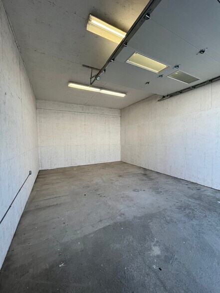 More Photos Of 533 Pefferlaw Rd, Georgina Storefront For Sale