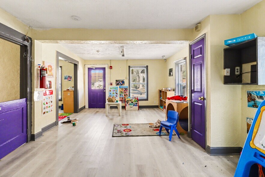 More Photos Of 983 Forest Ave, Forest Park Daycare Center For Sale