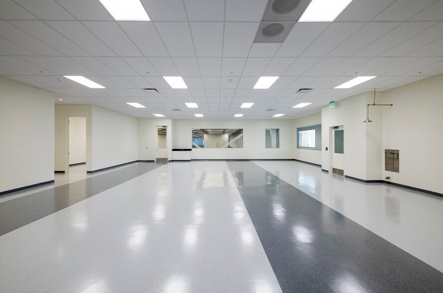 More Photos Of 150 Industrial Rd, San Carlos Flex For Sale