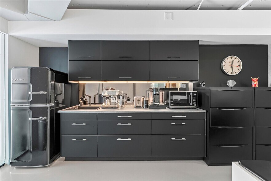 More Photos Of 40 SW 13th St, Miami Office Residential For Sale