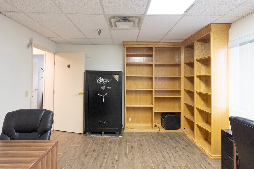 More Photos Of 5430 W Sahara Ave, Las Vegas Office For Lease