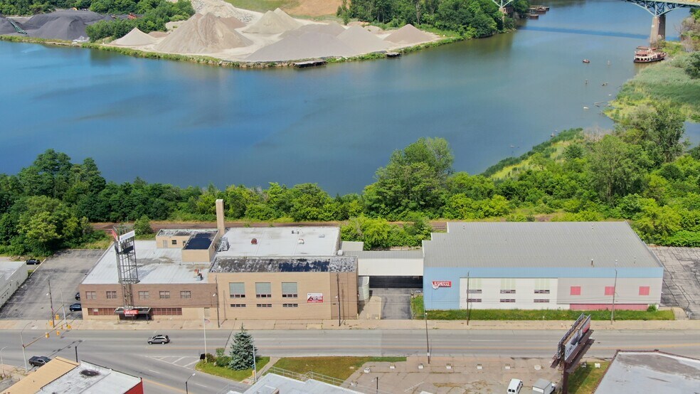 More Photos Of 1657 Broadway Ave, Lorain Manufacturing For Sale