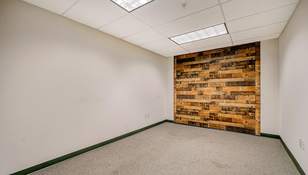 More Photos Of 7316-7320 Delainey Ct E, Sarasota Office Residential For Sale