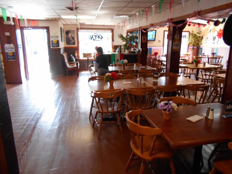 More Photos Of 530 Athens St, Tarpon Springs General Retail For Sale