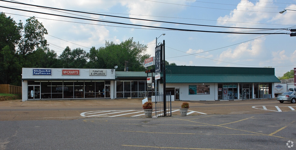 Primary Photo Of 425 W Main St, Senatobia Freestanding For Sale