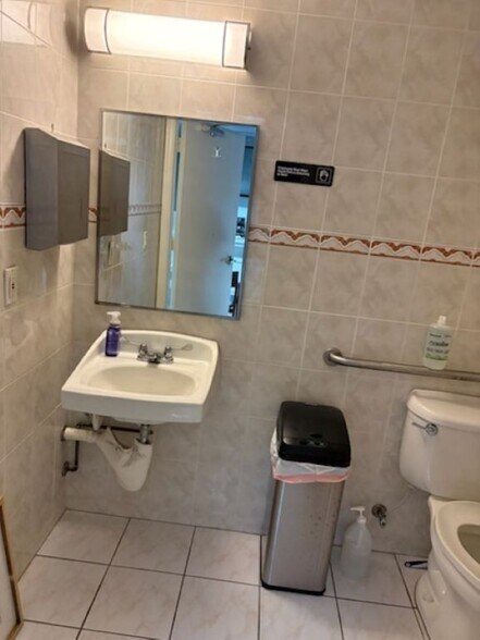 More Photos Of 2221 N University Dr, Pembroke Pines Medical For Lease