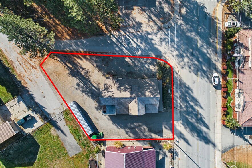 More Photos Of 207 S Division St, Pinehurst Storefront Retail Residential For Sale