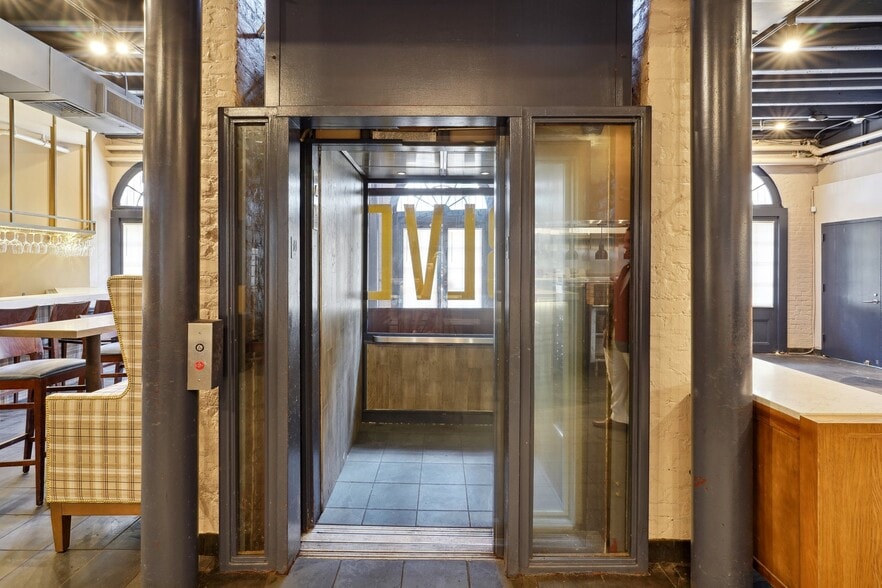 More Photos Of 534 Saint Louis St, New Orleans Restaurant For Lease