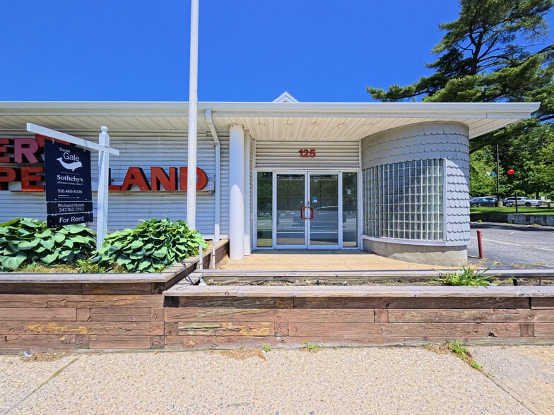 More Photos Of 125 E Jericho Tpke, Huntington Station Freestanding For Lease