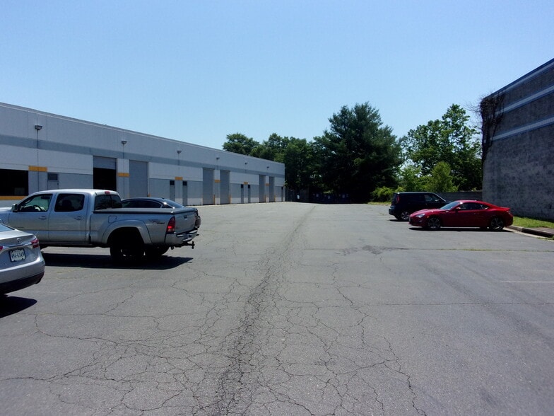 More Photos Of 8197 Euclid Ct, Manassas Park Warehouse For Lease